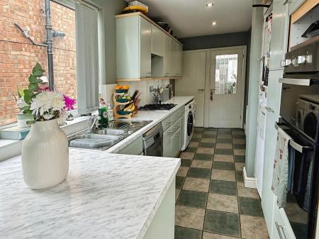 3 bedroom Semi-detached house for sale in Seaford Road, Leicester, LE2