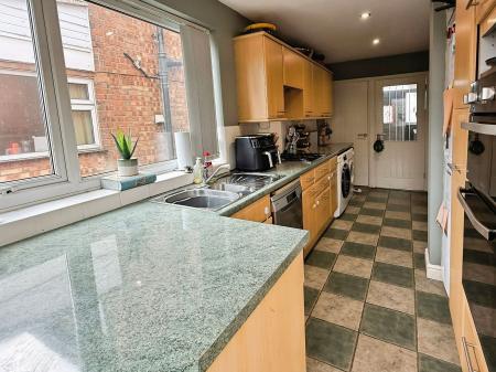 3 bedroom Semi-detached house for sale in Seaford Road, Leicester, LE2