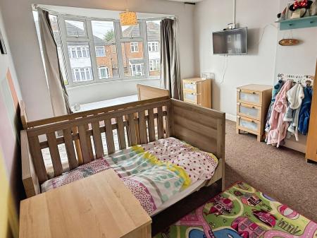 3 bedroom Semi-detached house for sale in Seaford Road, Leicester, LE2