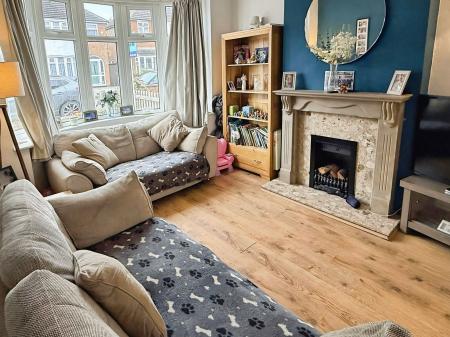 3 bedroom Semi-detached house for sale in Seaford Road, Leicester, LE2
