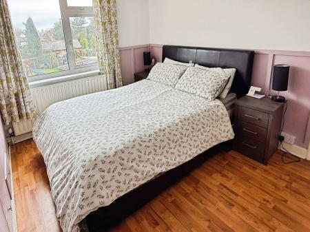 3 bedroom Semi-detached house for sale in Seaford Road, Leicester, LE2