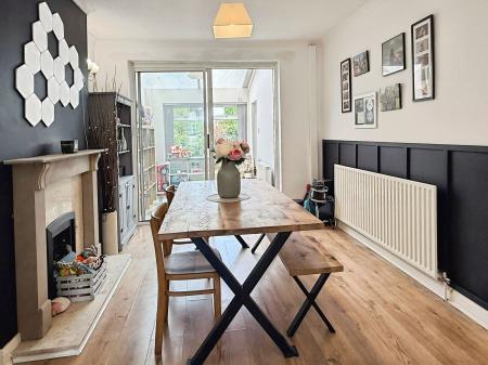 3 bedroom Semi-detached house for sale in Seaford Road, Leicester, LE2