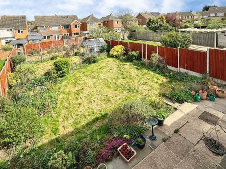 3 bedroom Detached house for sale in Fairstone Hill, Oadby, LE2