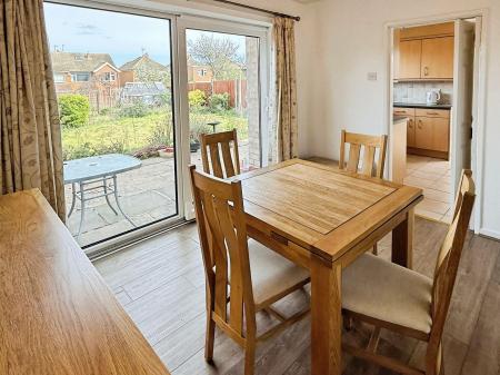 3 bedroom Detached house for sale in Fairstone Hill, Oadby, LE2