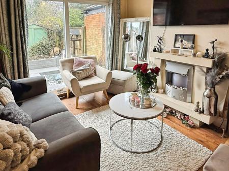 3 bedroom Semi-detached house for sale in Kew Drive, Wigston, LE18