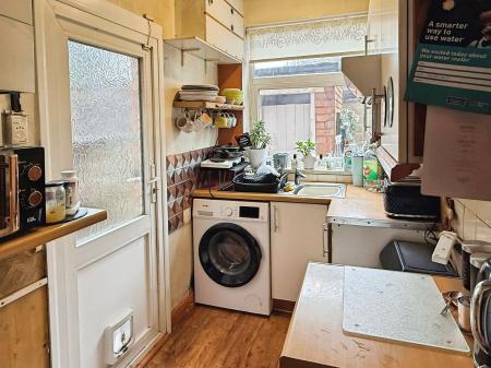 3 bedroom Semi-detached house for sale in Kew Drive, Wigston, LE18