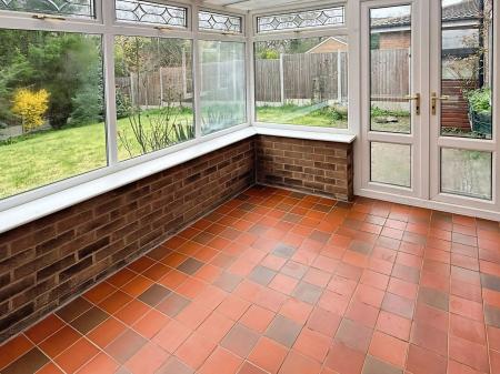 3 bedroom Detached house for sale in Pennine Close, Oadby, LE2