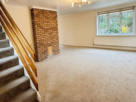 3 bedroom Detached house for sale in Pennine Close, Oadby, LE2