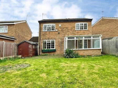 3 bedroom Detached house for sale in Pennine Close, Oadby, LE2