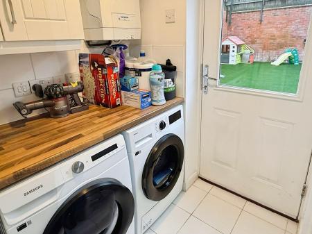 4 bedroom Detached house for sale in Copgrove Close, Hamilton, LE5