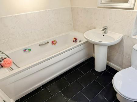 4 bedroom Detached house for sale in Copgrove Close, Hamilton, LE5