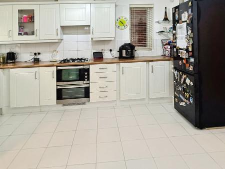 4 bedroom Detached house for sale in Copgrove Close, Hamilton, LE5