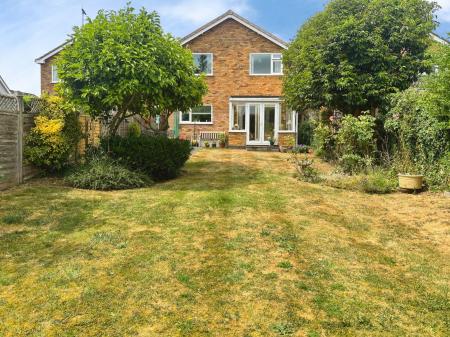 3 bedroom Detached house for sale in Coleman Road, Fleckney, LE8