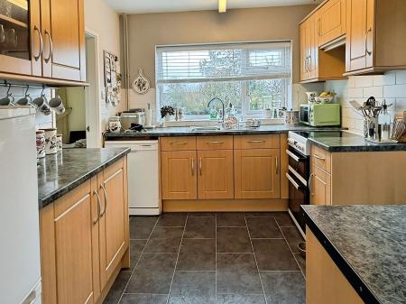 3 bedroom Detached house for sale in Coleman Road, Fleckney, LE8