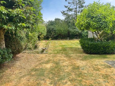 3 bedroom Detached house for sale in Coleman Road, Fleckney, LE8