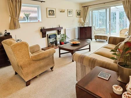 3 bedroom Detached house for sale in Coleman Road, Fleckney, LE8