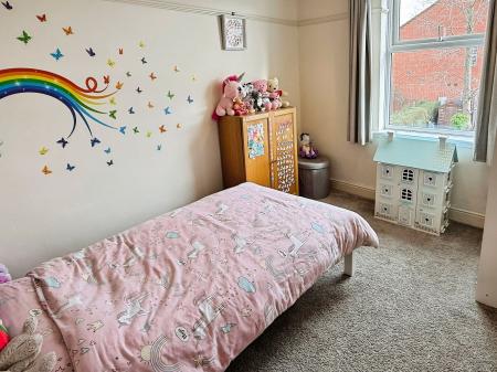4 bedroom Terraced House for sale in Aylestone Road, Leicester, LE2
