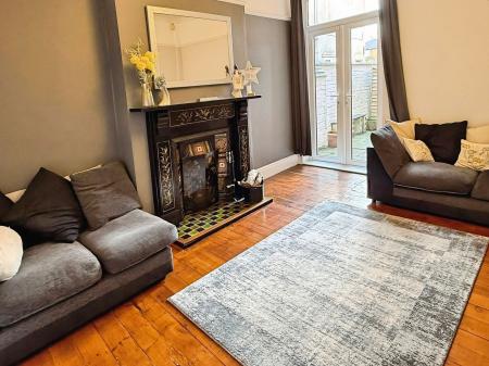 4 bedroom Terraced House for sale in Aylestone Road, Leicester, LE2