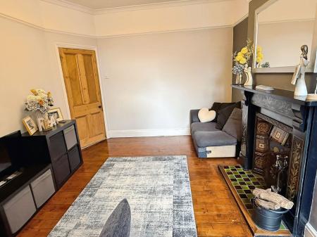 4 bedroom Terraced House for sale in Aylestone Road, Leicester, LE2