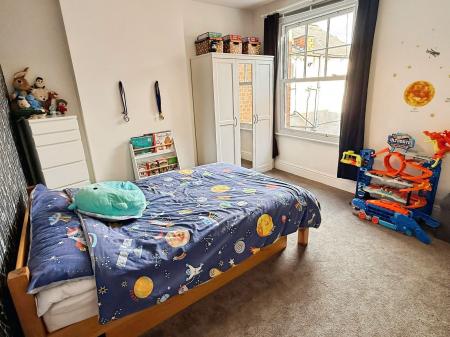4 bedroom Terraced House for sale in Aylestone Road, Leicester, LE2