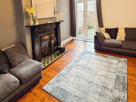 4 bedroom Terraced House for sale in Aylestone Road, Leicester, LE2