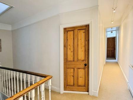 4 bedroom Terraced House for sale in Aylestone Road, Leicester, LE2