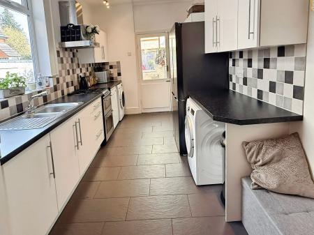 4 bedroom Terraced House for sale in Aylestone Road, Leicester, LE2