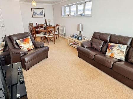 2 bedroom Detached house for sale in Coombe Rise, Oadby, LE2