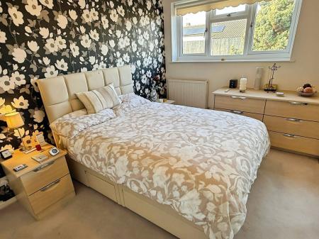 2 bedroom Detached house for sale in Coombe Rise, Oadby, LE2