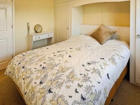2 bedroom Detached house for sale in Coombe Rise, Oadby, LE2