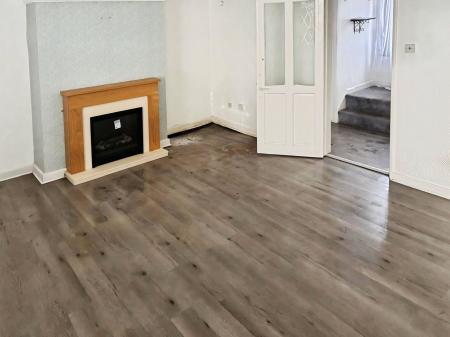 3 bedroom Semi-detached house for sale in Southfields Drive, Leicester, LE2