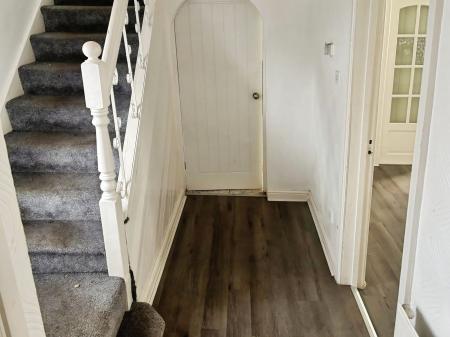 3 bedroom Semi-detached house for sale in Southfields Drive, Leicester, LE2