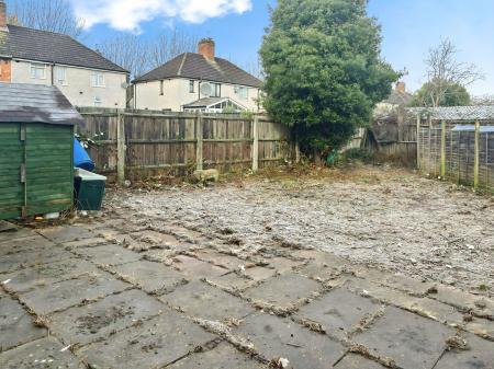 3 bedroom Semi-detached house for sale in Southfields Drive, Leicester, LE2