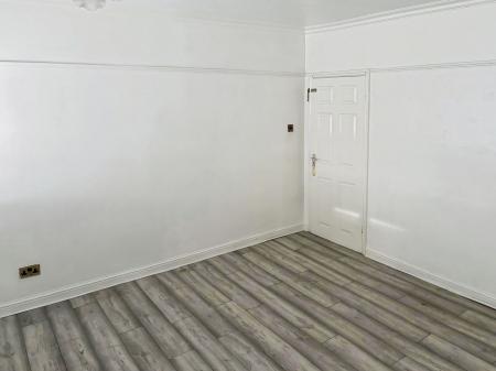 3 bedroom Semi-detached house for sale in Southfields Drive, Leicester, LE2