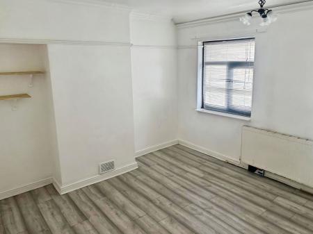 3 bedroom Semi-detached house for sale in Southfields Drive, Leicester, LE2