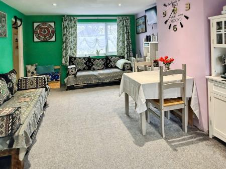 3 bedroom Terraced House for sale in Bowhill Grove, Leicester, LE5