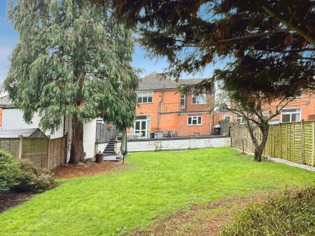 4 bedroom Detached house for sale in Peters Drive, Leicester, LE5