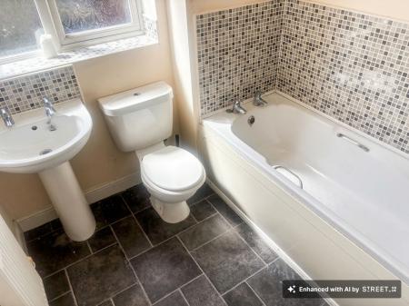 3 bedroom Terraced House for sale in Brompton Road, Hamilton, LE5