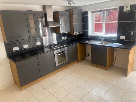 3 bedroom Terraced House for sale in Brompton Road, Hamilton, LE5