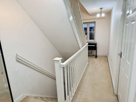 3 bedroom Terraced House for sale in Brompton Road, Hamilton, LE5