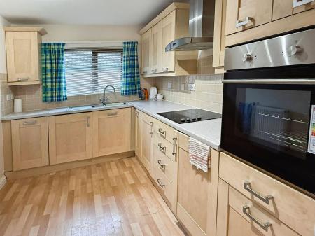 2 bedroom Terraced bungalow for sale in Honeywell Close, Oadby, LE2