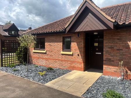 2 bedroom Terraced bungalow for sale in Honeywell Close, Oadby, LE2