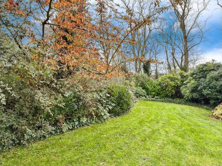 2 bedroom Terraced bungalow for sale in Honeywell Close, Oadby, LE2