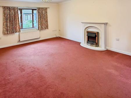 2 bedroom Terraced bungalow for sale in Honeywell Close, Oadby, LE2