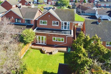 5 bedroom Detached house for sale in Chalvington Close, Leicester, LE5