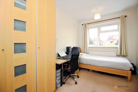 5 bedroom Detached house for sale in Chalvington Close, Leicester, LE5