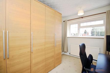 5 bedroom Detached house for sale in Chalvington Close, Leicester, LE5