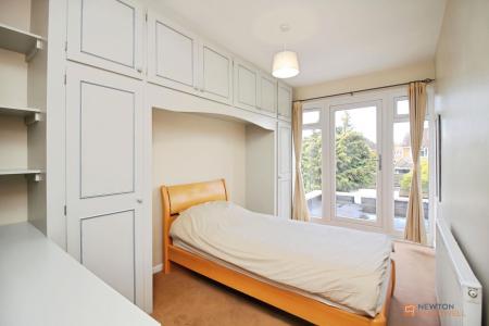 5 bedroom Detached house for sale in Chalvington Close, Leicester, LE5