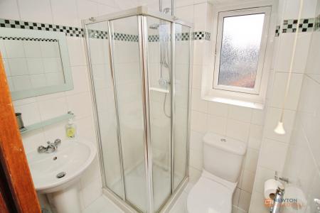 5 bedroom Detached house for sale in Chalvington Close, Leicester, LE5