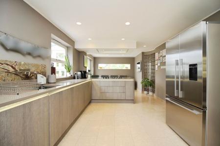 4 bedroom Detached house for sale in Devenports Hill, Bushby, LE7